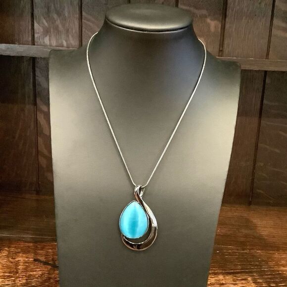 LIA SOPHIA Snake Chain Pendant Necklace Euc - Picture 1 of 5